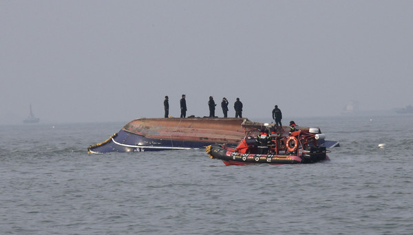 ▲▼南韓船隻仁川外海相撞，13死2失蹤。（圖／達志影像／美聯社）
