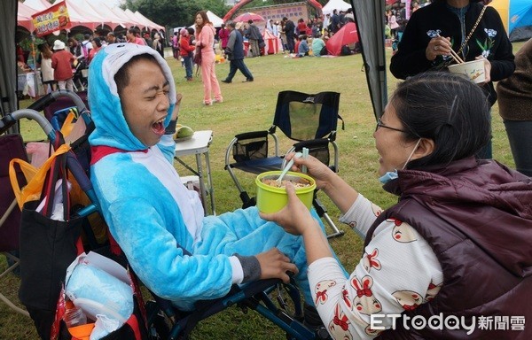 ▲桃園新移民親子草地野餐日。（圖／記者楊淑媛攝）