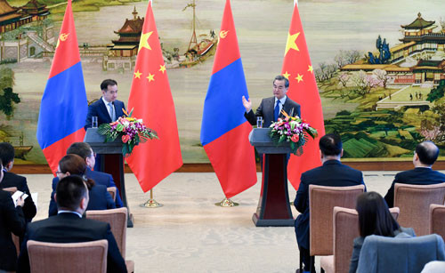 ▲▼中國大陸外長王毅與蒙古國外長朝格特巴特爾舉行會談。（圖／翻攝自中華人民共和國外交部）