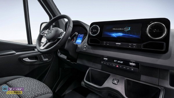 內裝質感 up ! 全新一代 Mercedes-Benz Sprinter 內裝預告圖首發 !