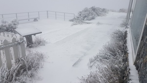 ▲▼玉山7日凌晨再降雪。（圖／氣象局提供）