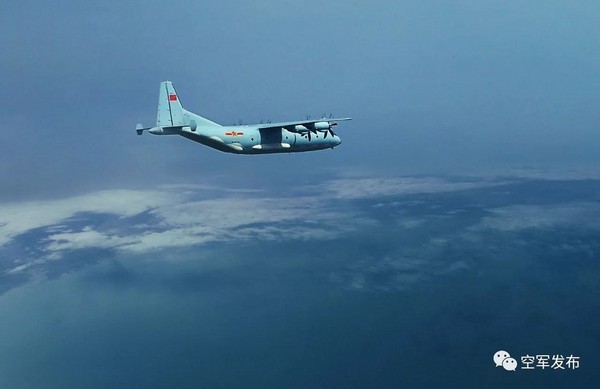 ▲▼中國空軍運-9運輸機機群近日從西部某機場出發，奔襲數千公里，抵達南海某島礁進行空投演練後。（圖／翻攝自空軍發佈微博）