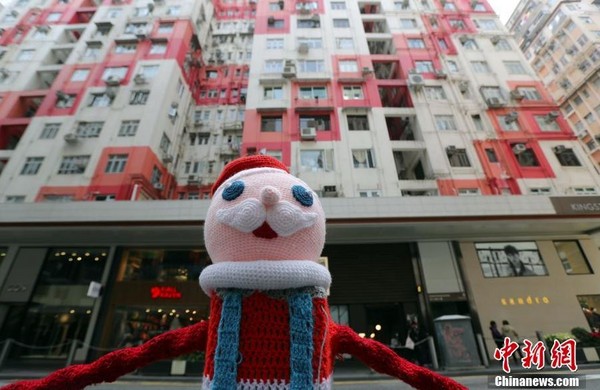 ▲許多香港民眾都特地來看針織娃娃。（圖／翻攝自中新網）