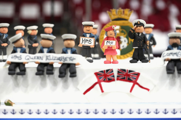 ▲▼伊麗莎白女王級航空母艦（Queen Elizabeth-class）服役儀式的蛋糕。（圖／路透社）