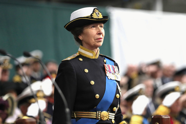▲▼英國安妮長公主參加海軍新型航母「伊莉莎白女王」號服役儀式。（圖／路透社）