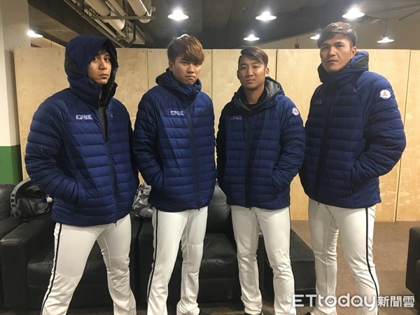 ▲2017亞洲棒球冬季聯盟中職聯隊穿著羽絨外套。（圖／記者陳立勳攝）