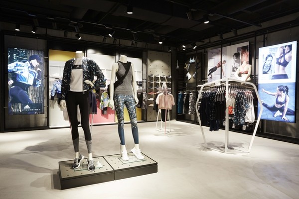 ▲adidas台北101運動時尚門市12月15日全新開幕， 為全台首家Sportswear Collective專門店。（圖／品牌提供）