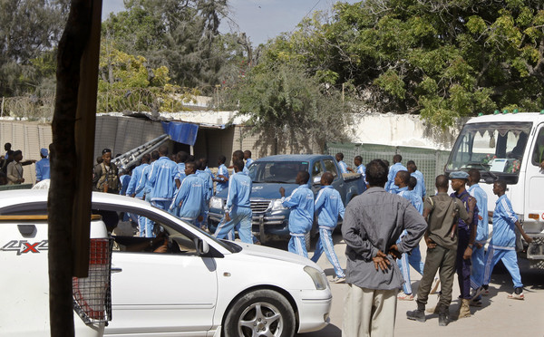 ▲索馬利亞首警察學校遭遇自殺式炸彈攻擊。。（圖／達志影像／美聯社）