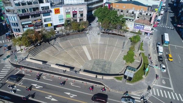 ▲新竹火車站前廣場景觀改造工程。（圖／新竹市政府提供）