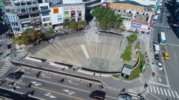 ▲站前廣場視覺穿透打造全新城市門面。（圖／新竹市政府提供）