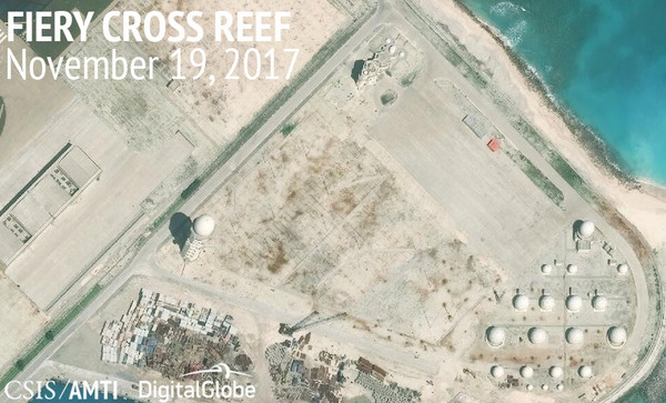 ▲▼南海海域的最新衛星影像顯示，中國持續南海軍事建設。（圖／翻攝自亞洲海事透明倡議AMTI官網）