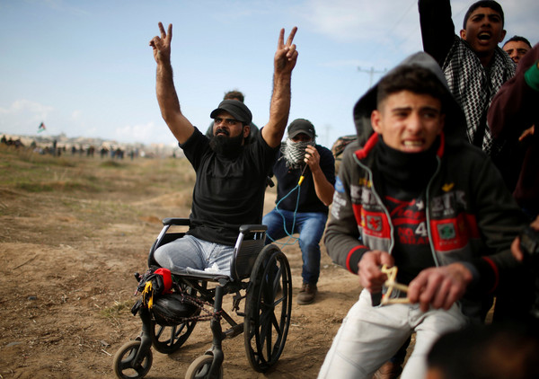▲巴勒斯坦坐輪椅的示威者Ibrahim Abu Thurayeh，遭以色列士兵擊斃。（圖／路透社）
