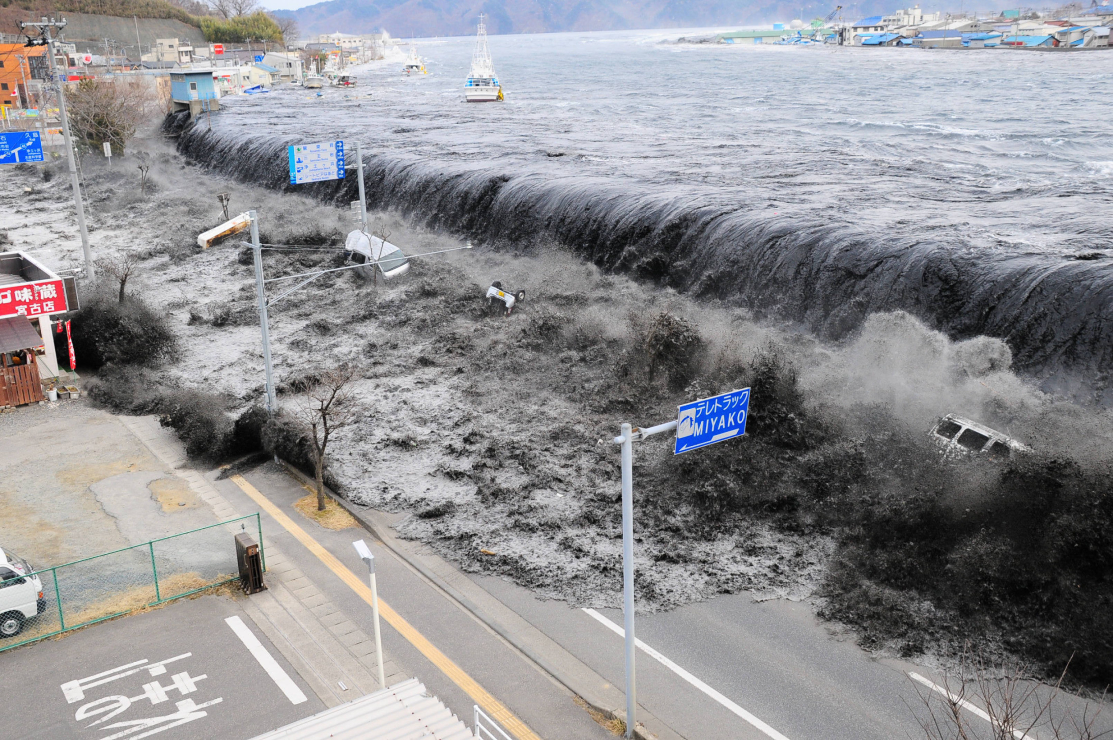 ▲▼日本311大地震，芮氏規模9強震引發超大海嘯。（圖／達志影像／美聯社）