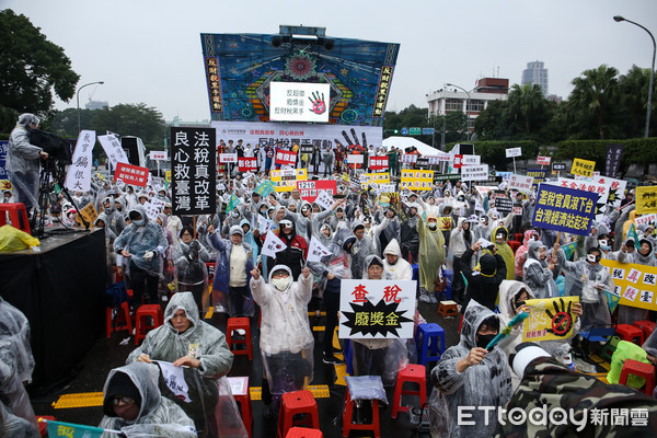 ▲▼法稅真改革，良心救台灣—反財稅黑手運動。（圖／記者周宸亘攝）