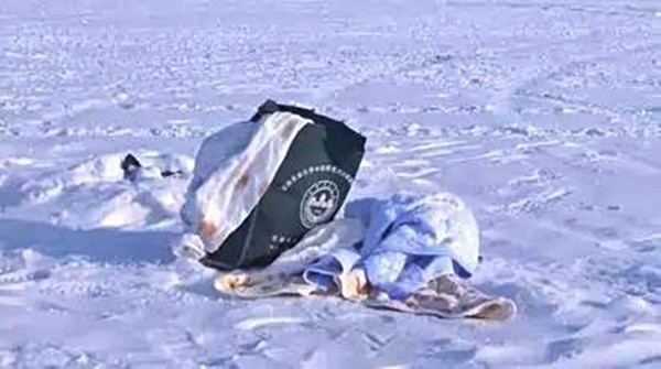 ▲▼哈爾濱冰江中綠色袋子…包裹「凍紫變形死嬰」！男打開嚇傻。（圖／翻攝新晚報）