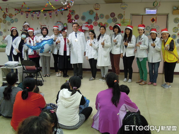 ▲高雄榮總台南分院舉辦聖誕親子活動，邀請該院兒童健康發展中心服務的所有家庭，一起分享生命的喜悅與愛。（圖／高榮台南分院提供）