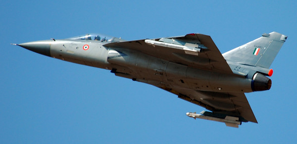 ▲▼由印度斯坦航空有限公司開發的「光輝」輕型戰鬥機。（圖／翻攝自維基百科）