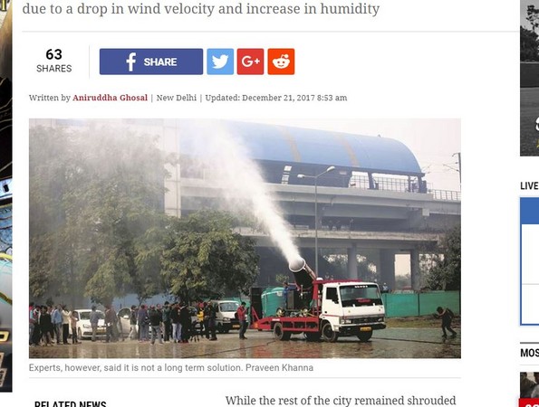 ▲印度政府搬出「抗霧霾大槍砲」，外型似超大吹風機，噱頭十足。（圖／翻攝自The Indian Express）