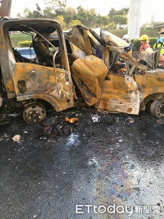 ▲國道1號南下41公里處發生6車追撞、3人被燒死1受傷重大事故。（圖／消防局提供）