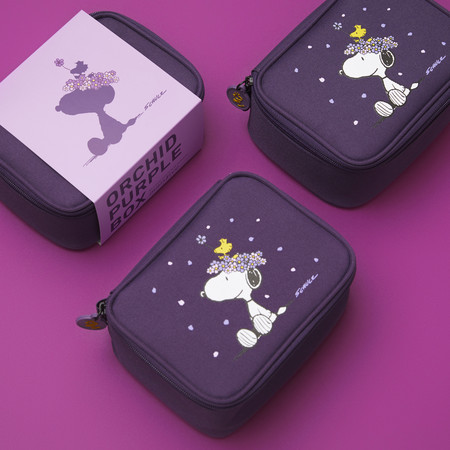 ▲innisfree Snoopy 濟州寒蘭複合滋養霜小紫盒。（圖／innisfree提供）