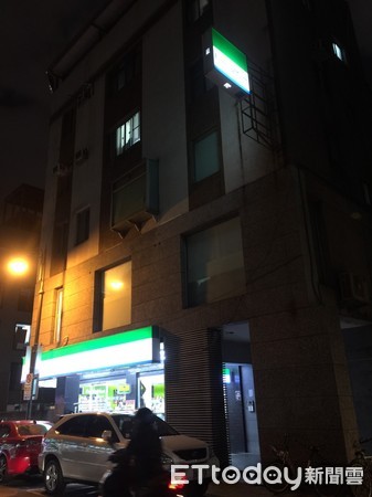 ▲▼位在台北市中山區的麥迪生國際股份有限公司員工落淚低調不願受訪。（圖／記者陳豐德翻攝）