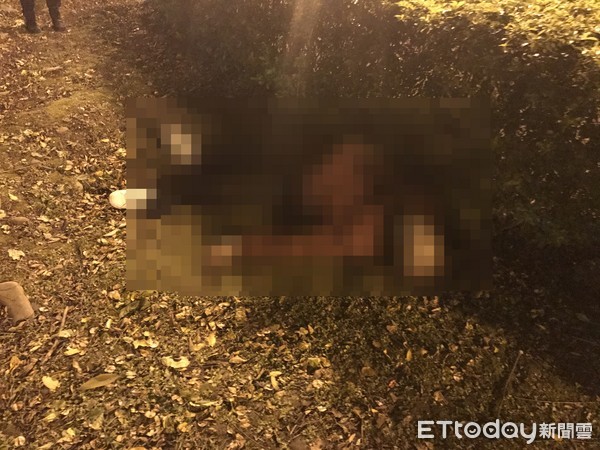 ▲▼男子疑因欠債壓力過大在公園舉槍自盡。（圖／記者陳豐德翻攝）