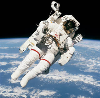 ▲▼麥克坎德雷斯（Bruce McCandless II）             。（圖／翻攝自NASA官網）