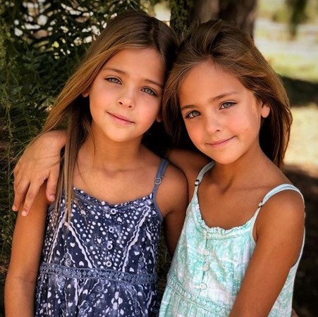 ▲▼7歲姊妹被封「世上最美雙胞胎」。（圖／翻攝自clementstwins facebook）