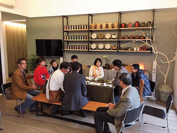 2017年，彭少儀跟母親在新竹竹北開設山茗主義茶空間，可辦活動兼具口味研發，希望累積實體店面經驗，成功後複製到大陸。（翻攝山茗主義臉書）
