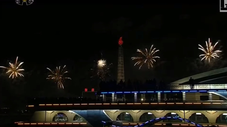 ▲北韓2018年跨年煙火。（圖／翻攝自YouTube）