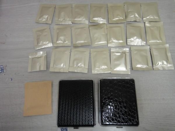 警方搜出K盤及22包毒咖啡（圖：警方提供）