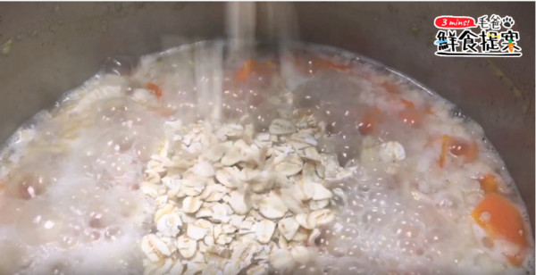 美味又健康的汪汪好料理—燕麥雞肉粥！（圖／毛起來 MaoUp）