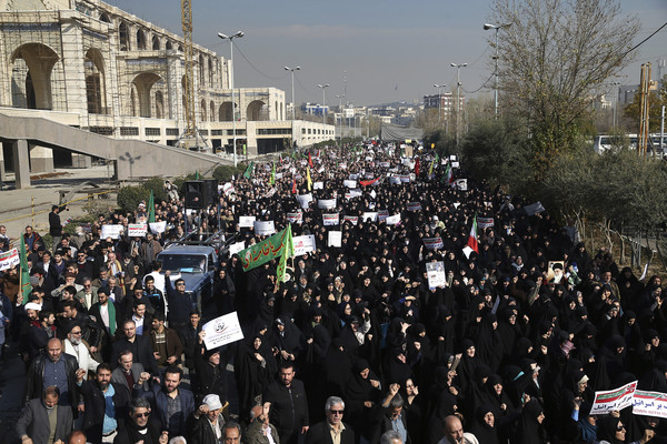 ▲▼伊朗反政府示威遊行。（圖／達志影像／美聯社）