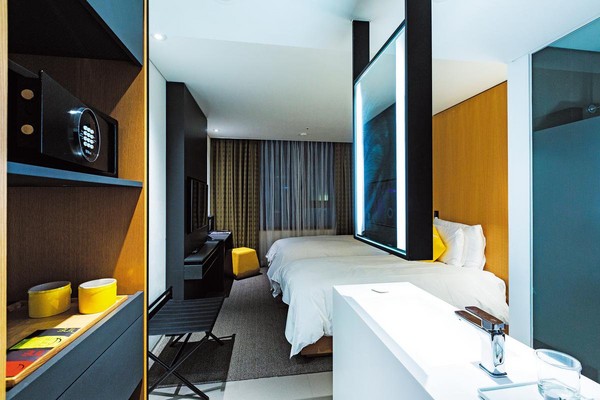 房間設計俐落又不失時尚感，2床房型方便旅人彈性運用。
