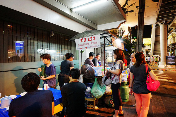 ▲曼谷街頭興興海南雞飯。（圖／快樂雲提供）
