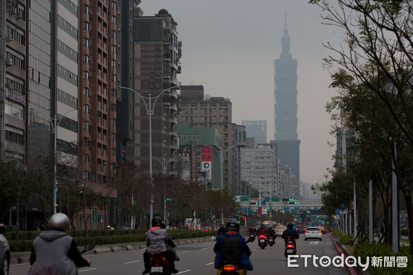 ▲▼空污,空氣污染,PM2.5,髒空氣,霧霾,空氣品質,101,台北市空污。（圖／記者季相儒攝）