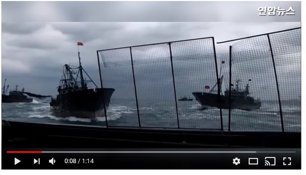 50艘中國漁船又過界！　南韓海警狂轟453發子彈扣20人。（圖／翻攝自연합뉴스 Yonhapnews的YouTube）