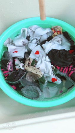 ▲許多人洗衣服時會將襪子分開。（圖／翻攝自爆怨公社）