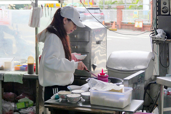 ▲德義食品烈美街蘿蔔糕碗粿。（圖／橘子狗愛吃糖）