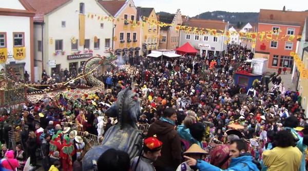 德國小鎮居民自稱「中國人」，每年一位皇帝登基（圖／Tourist Information Dietfurt a.d. Altmühl）