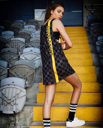▲澳洲品牌BlackMilk Clothing推出「霍格華茲」系列運動服飾。（圖／翻攝自instagram@blackmilkclothing）