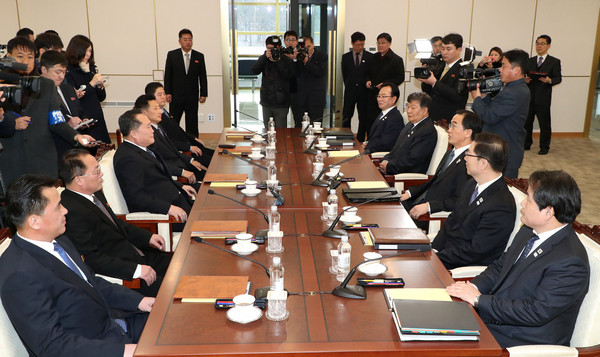 ▲南北韓雙方各派出五名官員代表參與會議。（圖／路透社）