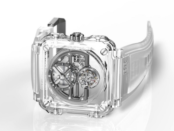 ▲Bell ＆ Ross全新藍寶石水晶陀飛輪腕錶（圖／品牌提供）