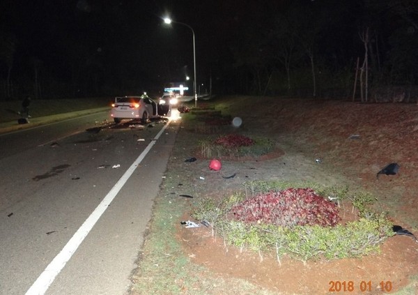 ▲▼金門10日凌晨發生死亡車禍，女騎士離奇駛入對向車道，與小客車猛力碰撞，傷重不治。（圖／警方提供）