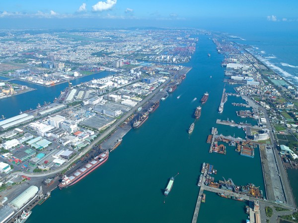 台湾最大的港口图片