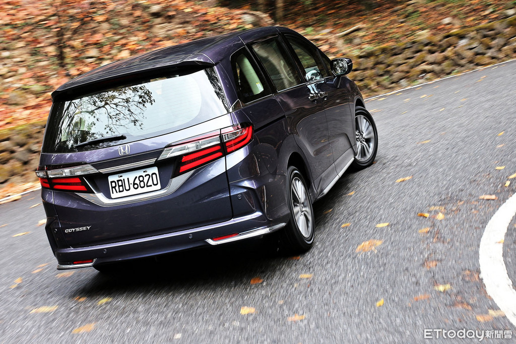 ▲乘客坐得爽、駕駛開得也爽！Honda Odyssey試駕《駕馭篇》。（圖／記者張慶輝攝）