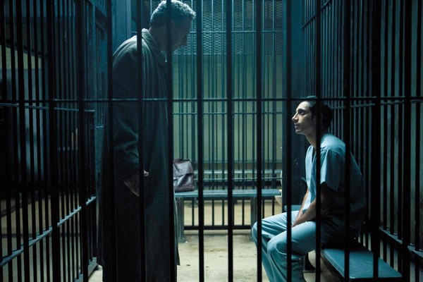 HBO劇集《罪夜之奔》獲得艾美獎等多樣獎項肯定，劇情發人深省，對監獄生活描述寫實驚悚。