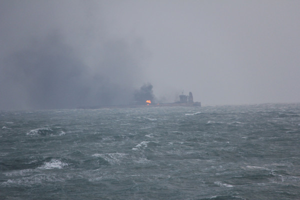 4 |伊朗油轮「桑吉号」东海撞船 1死31船员失踪