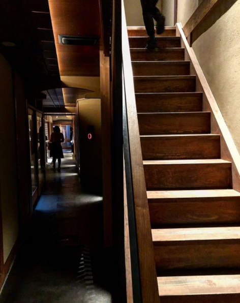 ▲裡面有樓梯可以通往二樓。（圖／翻攝自@kaychanphotography Instagram）