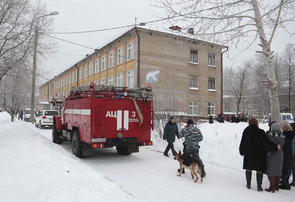 ▲▼1月15日，俄羅斯彼爾姆市（Perm）的一所學校遭到襲擊。（圖／路透社）